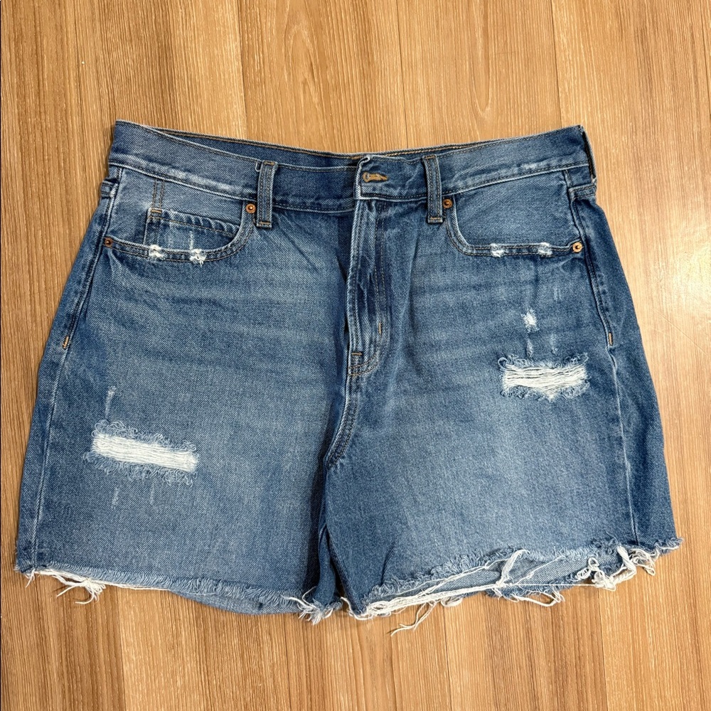 Old Navy Mid-Rise Short